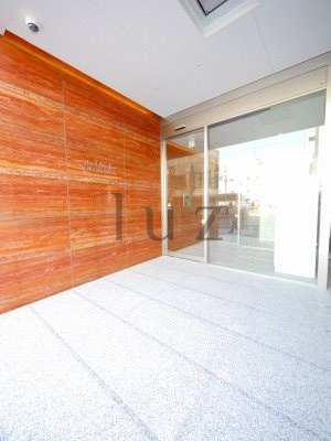 エントランス　高級感漂うエントランス！