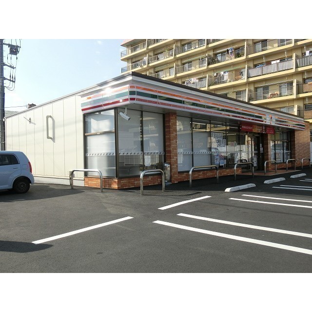 コンビニ　セブンイレブン（コンビニ）まで500m