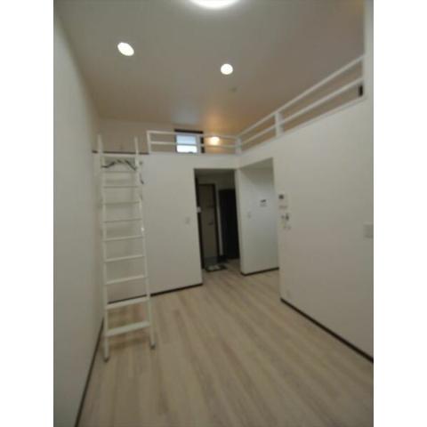 居室・リビング　室内