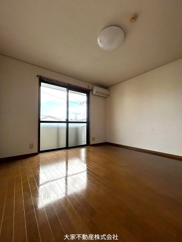 居室・リビング　※入居中につきイメージ。