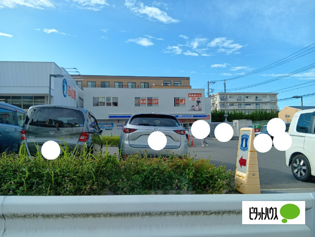 コンビニ　ローソン横浜日野六丁目店（コンビニ）まで741m