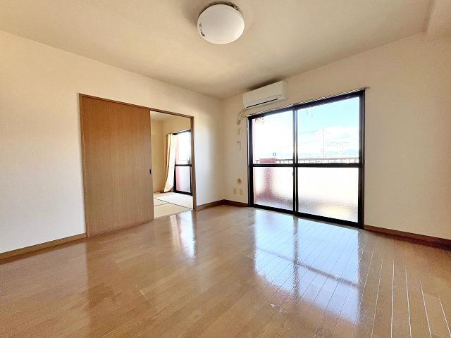 居室・リビング　リビング