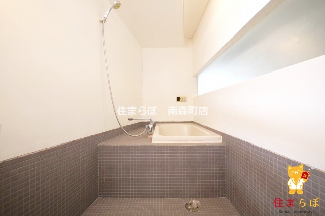 バス・シャワールーム　「見た目じゃなく、心に“しっくりくる”を大切に。」