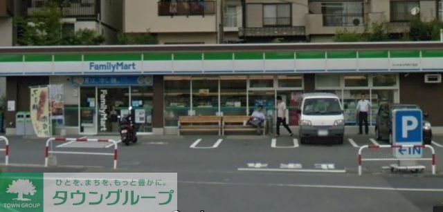 コンビニ　ファミリーマートさいたま大戸四丁目店（コンビニ）まで727m