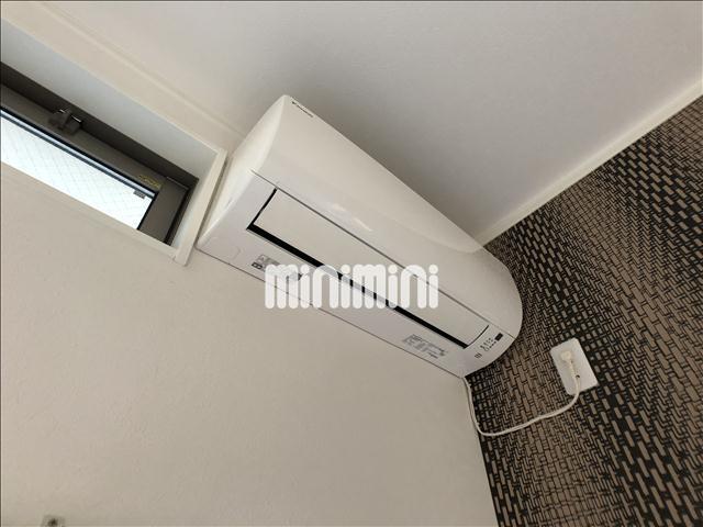 その他設備　リビングにエアコンついてます