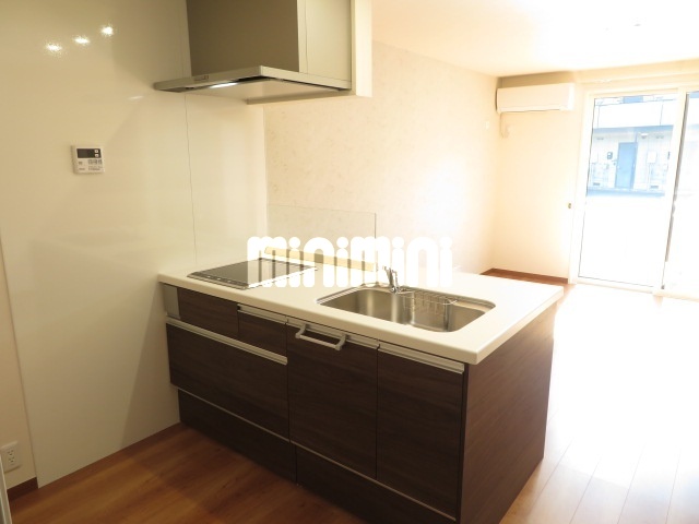 キッチン　ＩＨヒーター付きシステムキッチン