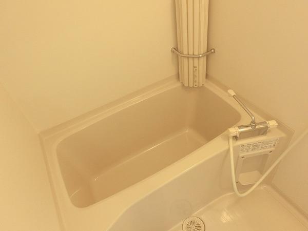 バス・シャワールーム　キレイにリフォームされています！