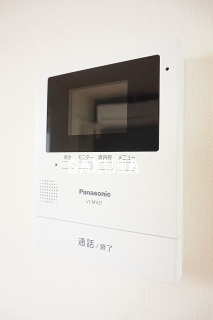 セキュリティ　女性の方でも安心のモニター付きインターホン♪