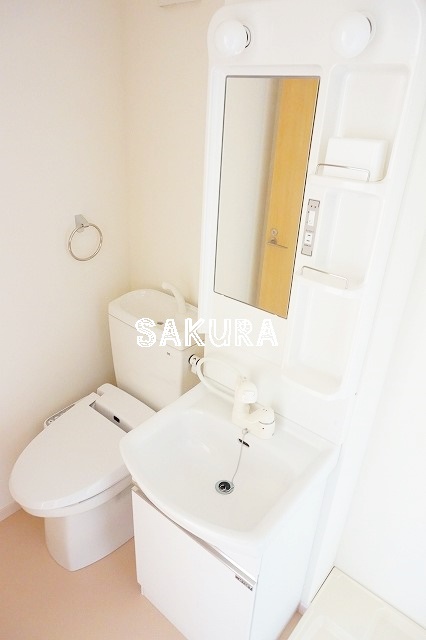 洗面設備　身支度に欠かせない独立洗面台♪