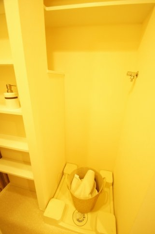 その他設備　防水パン付き室内洗濯機置場