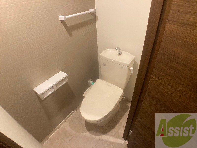 トイレ　ウォシュレット機能がついたトイレ。安心して使用できますね。