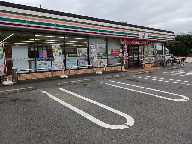 コンビニ　セブンイレブン埼玉川島店（コンビニ）まで570m
