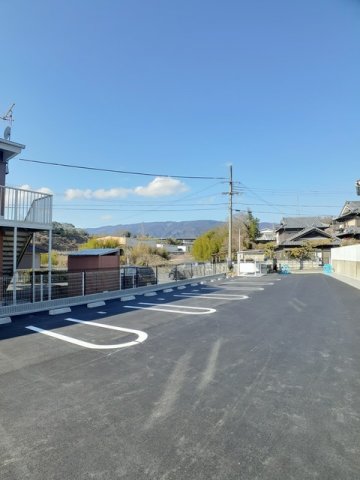 駐車場　駐車場に車を止められます