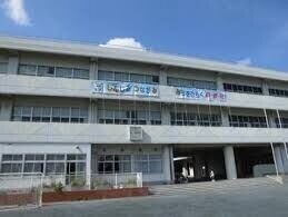 小学校　横浜市立新鶴見小学校（小学校）まで153m