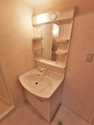 洗面設備　同物件、類似間取りのイメージ写真です。