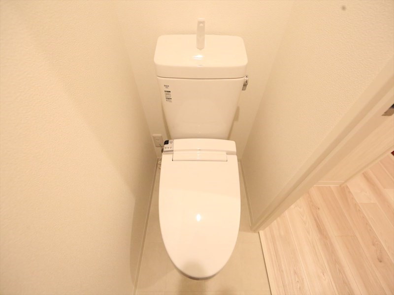 トイレ　温水洗浄暖房便座付トイレ