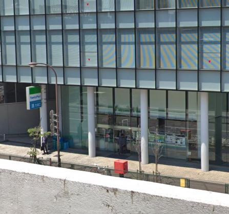 コンビニ　ファミリーマート 南麻布三丁目店（コンビニ）まで153m