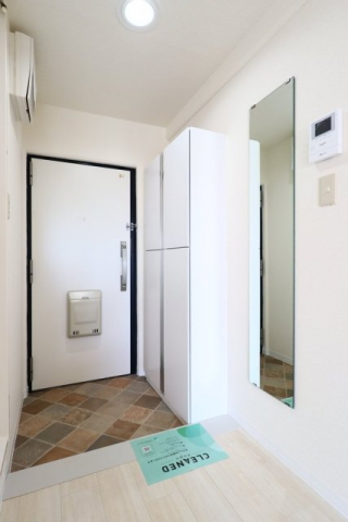 玄関　※別室参考写真です。