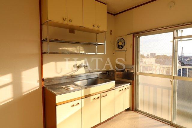 キッチン　同物件別部屋です。