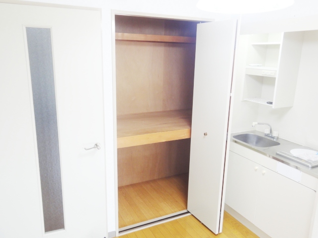 収納　同物件別号室