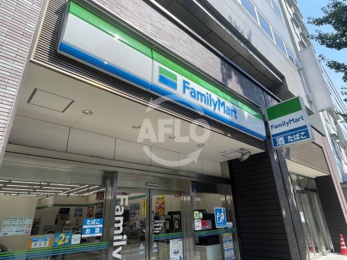 コンビニ　ファミリーマート 江坂駅北店（コンビニ）まで200m