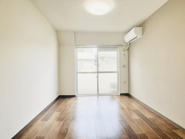 居室・リビング　居間です