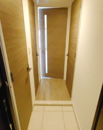 玄関　※別部屋参考写真