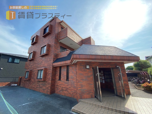 建物外観　重厚なタイル張りＲＣマンションです