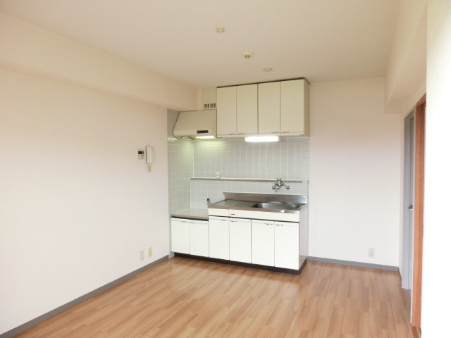 居室・リビング　食卓を囲むご家族の様子が想像できます。。