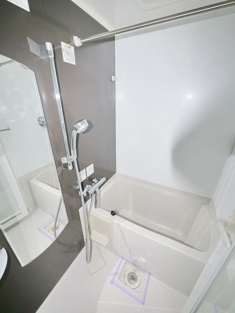 バス・シャワールーム　お問い合わせは03-3317-3300まで。