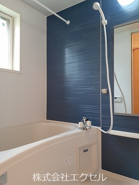 バス・シャワールーム　嬉しい追い焚き機能付きです。