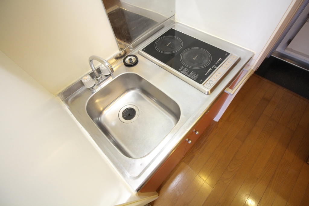 キッチン　ラジエントヒーター仕様の２口コンロです。