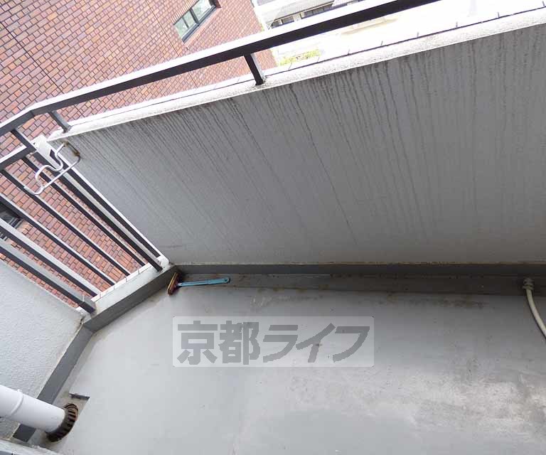 バルコニー　広々としたバルコニーです。