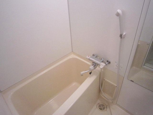 バス・シャワールーム　バストイレ別