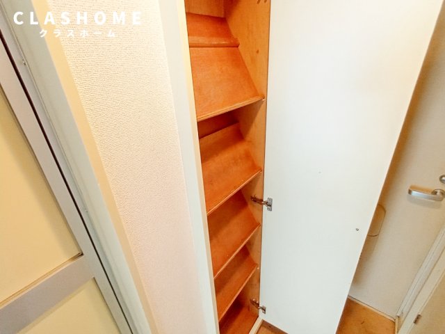 収納　同物件の別部屋になります。