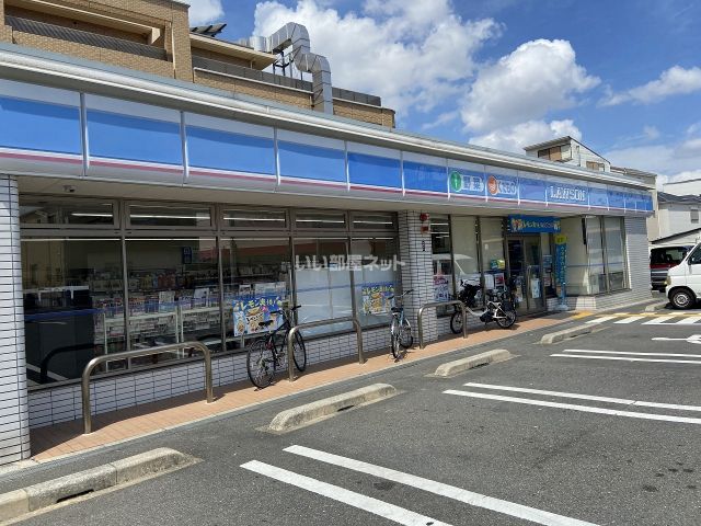 コンビニ　ローソン 東大阪寺前町1丁目店（コンビニ）まで314m