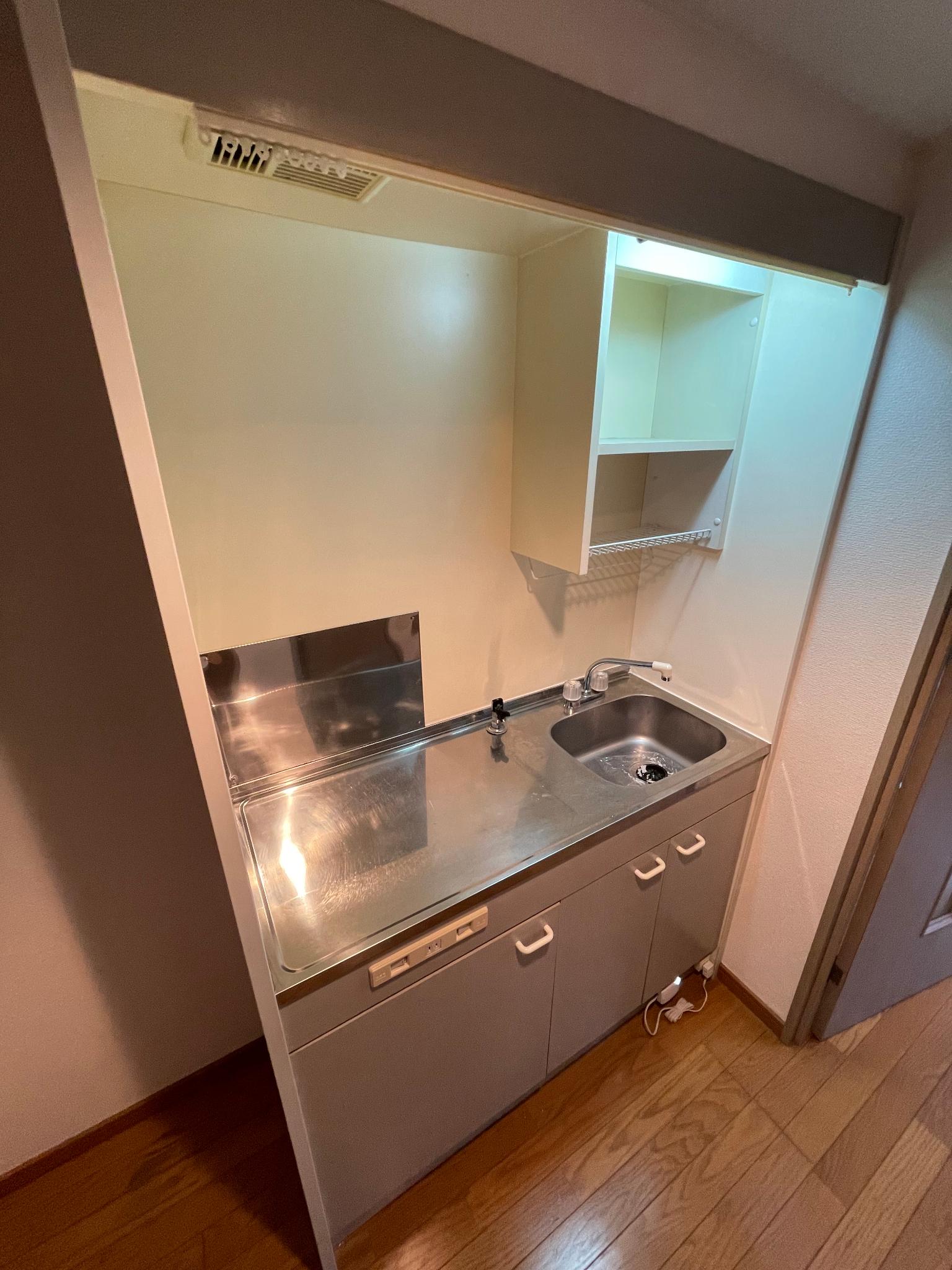 キッチン　※現況優先・写真は他号室使用