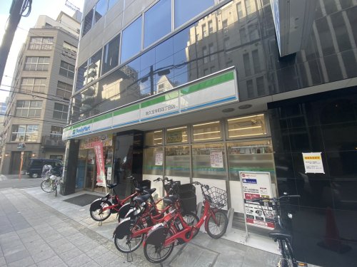 コンビニ　ファミリーマート　南久宝寺四丁目店（コンビニ）まで143m