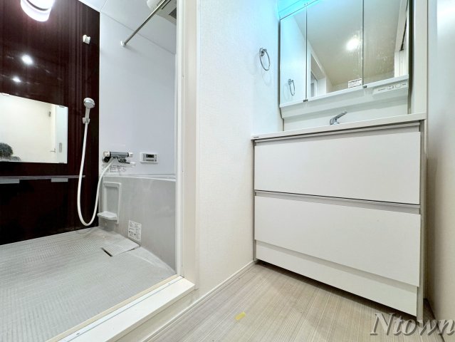 洗面設備　広い洗面スペース