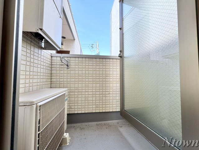 バルコニー　外からの目が気にならないバルコニーで洗濯物が干せます