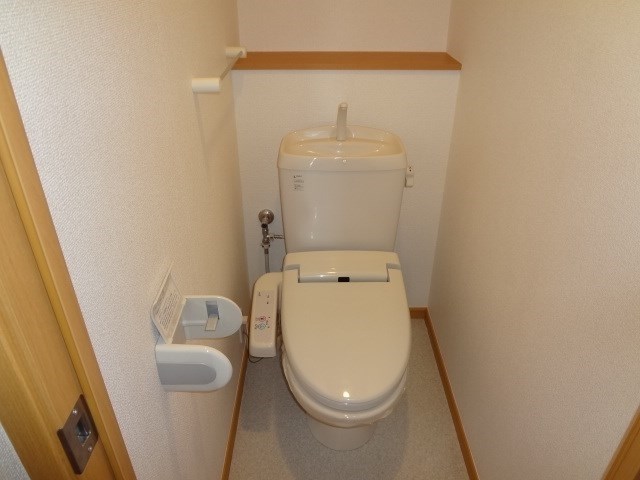 トイレ　温水洗浄便座