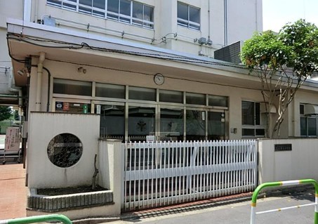 中学校　落合第三小学校（中学校）まで577m