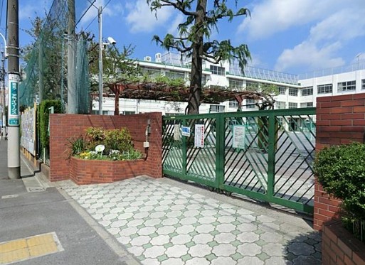 小学校　中野区立上高田小学校（小学校）まで710m