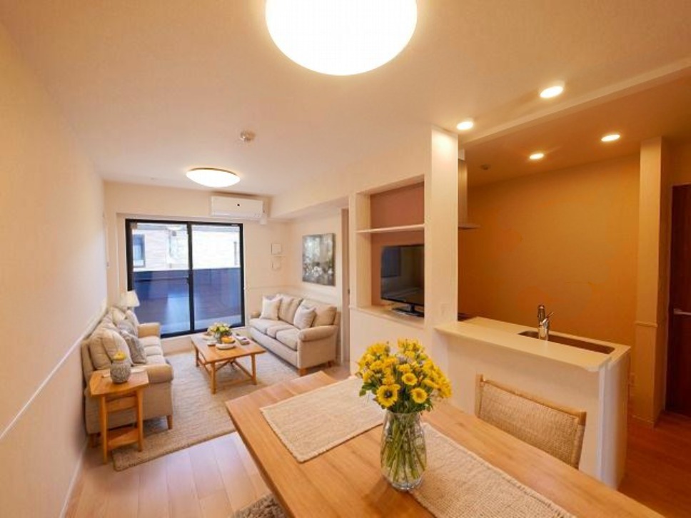 居室・リビング　CGで家具等を配置したもので家具等は含まれません