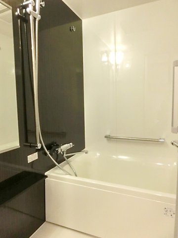 バス・シャワールーム　※写真は同タイプ住戸です。