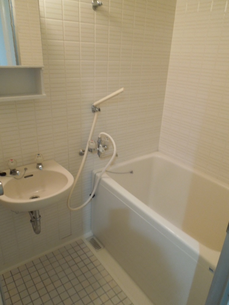 バス・シャワールーム　賃貸 川崎市幸区中幸町4丁目