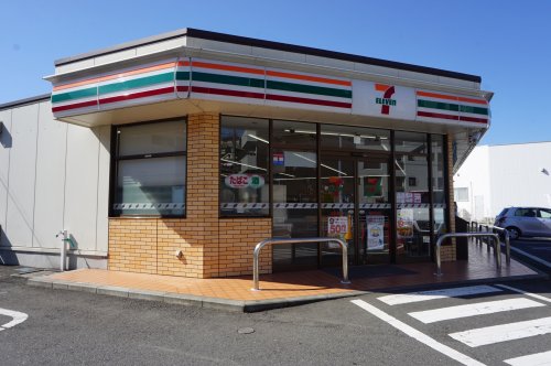 コンビニ　セブンイレブン横浜西谷町店（コンビニ）まで572m