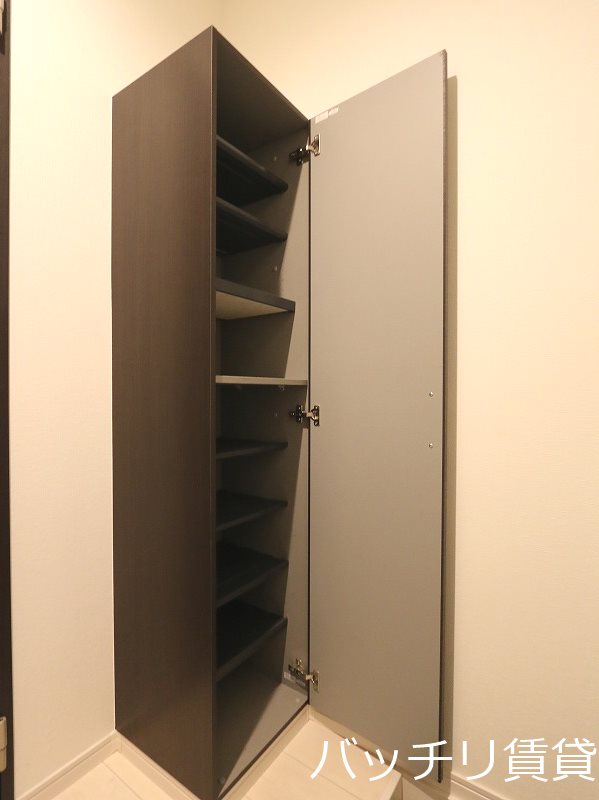 玄関　画像は同シリーズ参考画像の為、現況を優先いたします。