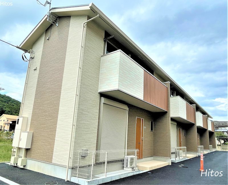 建物外観　戸建て感覚で暮らせるメゾネット物件です♪