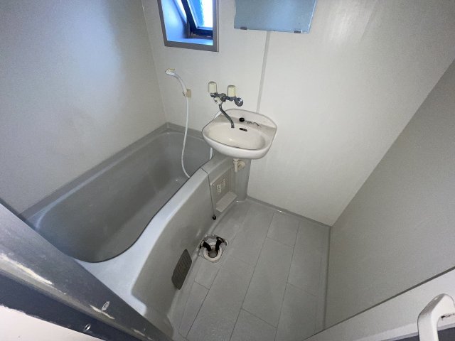 バス・シャワールーム　ゆったり過ごせるお風呂です